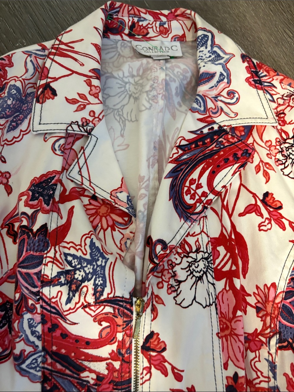 White Floral Zip-Front Blazer with Red and Navy Print - Picture 5 of 9